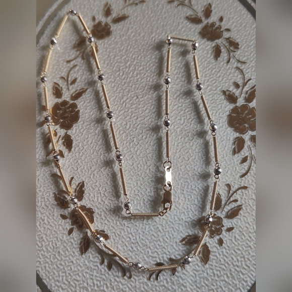 ✨ 14k Two-Tone Barrel Link Necklace ✨ - Picture 3 of 3